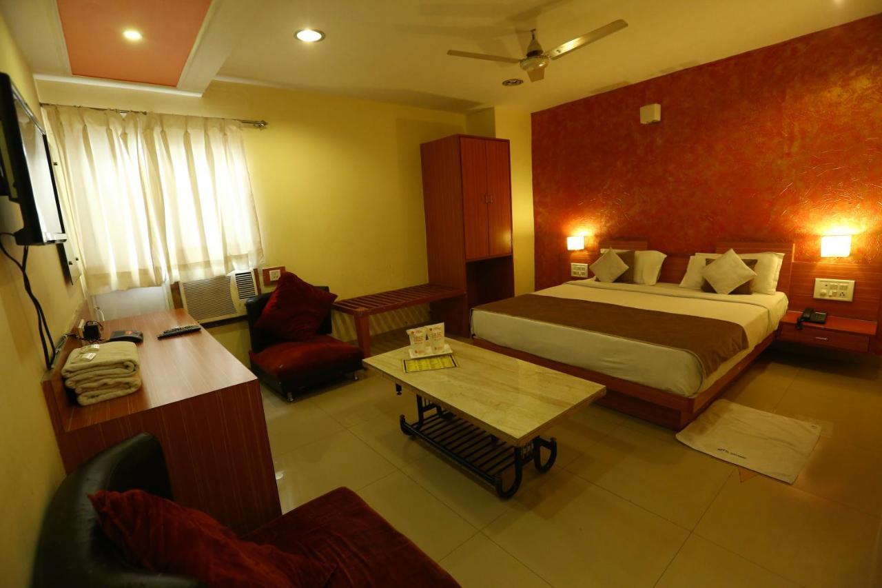 Hotel Paradise Indore Dış mekan fotoğraf